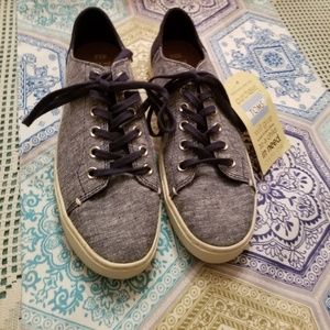 NWT, TOMS Casual Navy Slub Chambray Lace Up Sneakers